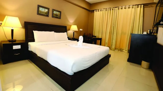 غرفة بريميير بسرير مزدوج بغرفة نوم واحدة، Seasons Hotels & Resorts 2/3