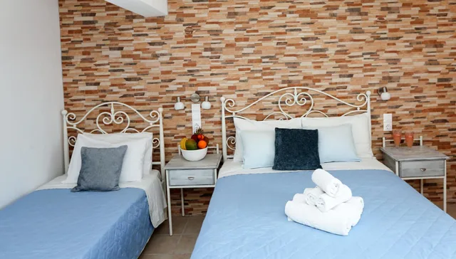 غرفة ثلاثية، Kastro Hotel 1/10