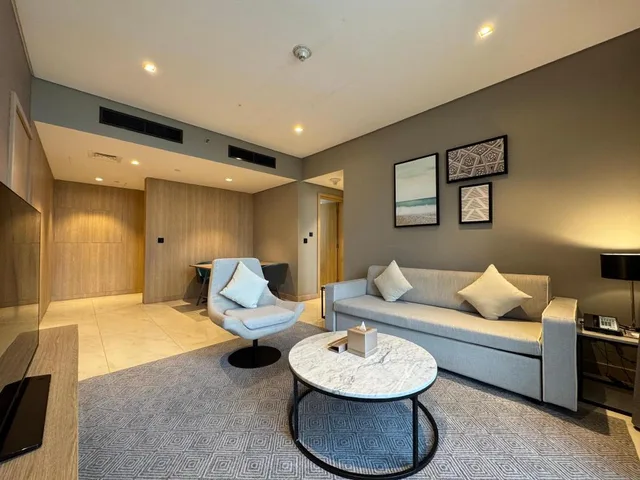 Royal, Suite, Millennium Place Mirdif 1/3