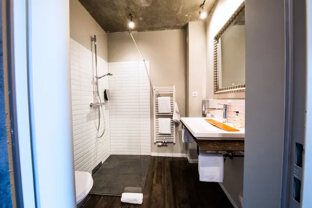 غرفة قياسية مفردة بسرير كوين، Altes Stahlwerk Business & Lifestyle Hotel 2/2