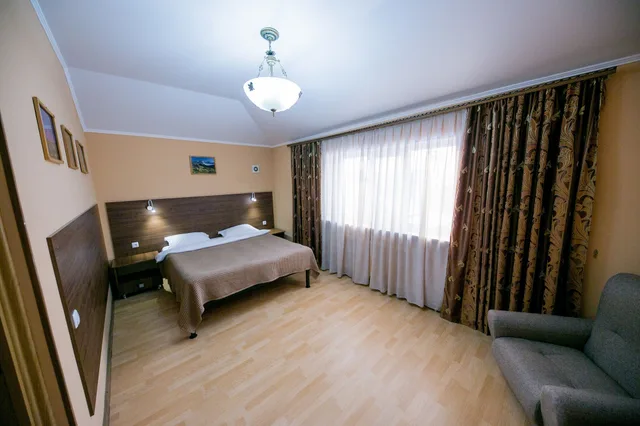 غرفة عائلية بسرير كوين وسريرين منفصلين بغرفتي نوم، Club-Hotel Flagman 1/6
