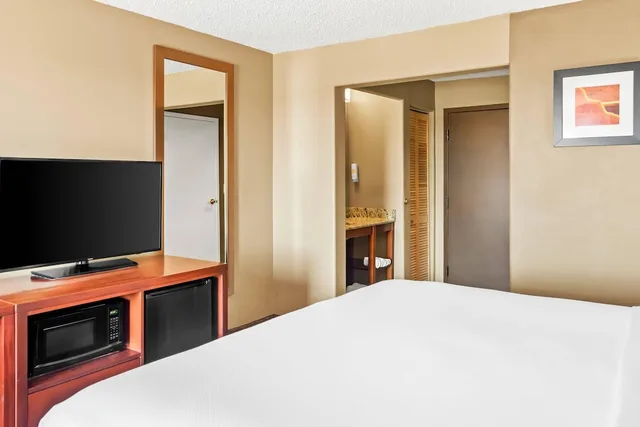غرفة قياسية بسرير كينج، Comfort Inn Santa Fe South 3/7
