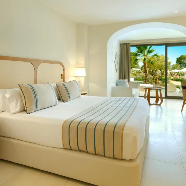 Swim Up, Junior Suite, King Bed, Signature Level، TRS Ibiza Hotel - Adults Only 1/2