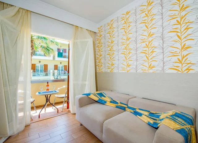 غرفة قياسية بسريرين منفصلين بإطلالة على الجبل، Kalyves Beach Hotel 10/10