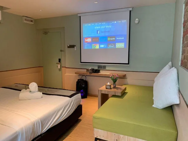 غرفة بريميير ديلوكس بسرير كينج مع أريكة، Swiss Heritage Boutique Hotel Jonker Street Melaka 3/6