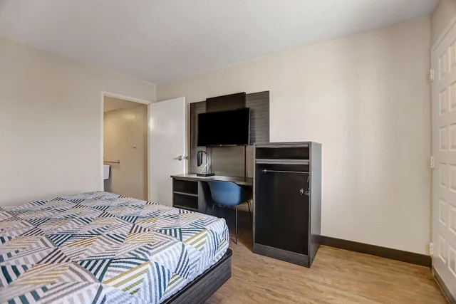 غرفة قياسية بسرير كينج لذوي الإعاقة، Motel6 Amarillo, TX - Airport 2/7