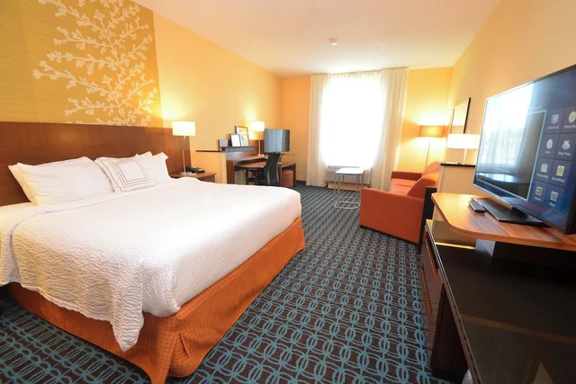 جناح بسرير كينج مع أريكة لذوي الإعاقة، Fairfield Inn Suites By Marriott Chincoteague Island 1/2