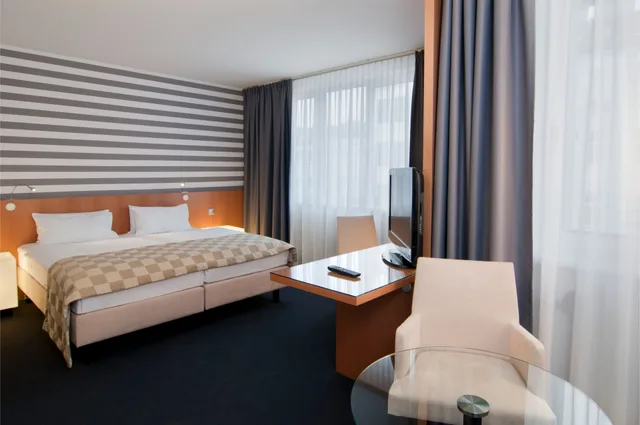 غرفة بسرير مزدوج بإطلالة على الحديقة، HOLIDAY INN VIENNA CITY 2/5