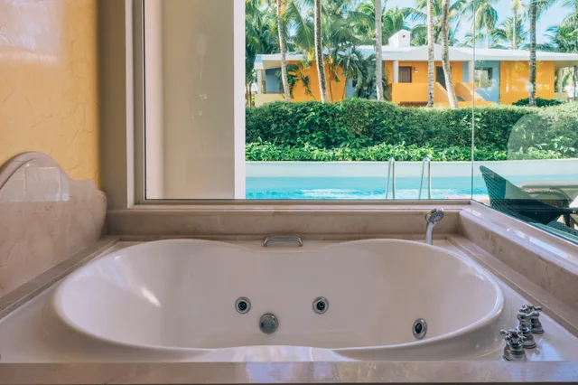 Swim Out, Butler، JOIA Bavaro by Iberostar - Adults Only 6/10