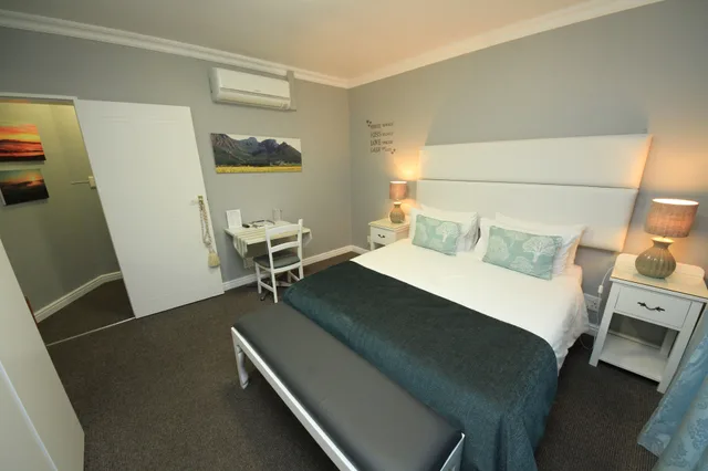1 Bedroom, Economy, Queen Bed, Sea View, Bay View Somerset West 4/7