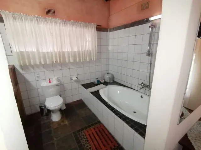 Room, King Bed, Blyde Mountain Country House 3/3