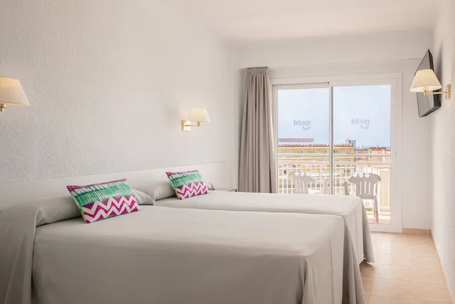 Room, Triple, Single Bed, htop Olympic 1/5