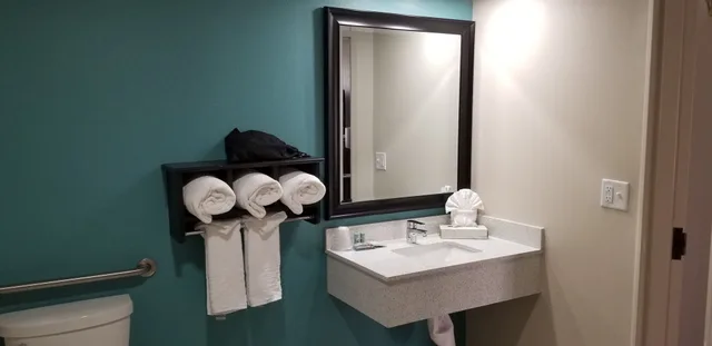 غرفة قياسية بسرير كوين لذوي الإعاقة، Best Western Intracoastal Inn 7/7