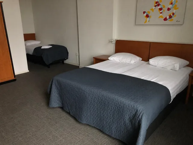 غرفة ثلاثية، Hotel Wilhelmina 4/6