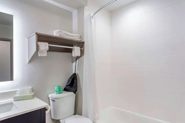 غرفة قياسية بسريرين كوين، Quality Inn Ripley, WV 2/2