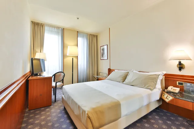 Classic, King Bed, Hotel Leon d Oro 3/6