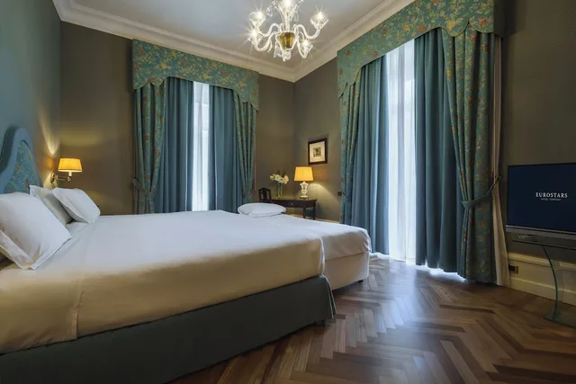 Connecting, Superior, Double Bed, Eurostars Hotel Excelsior 2/4