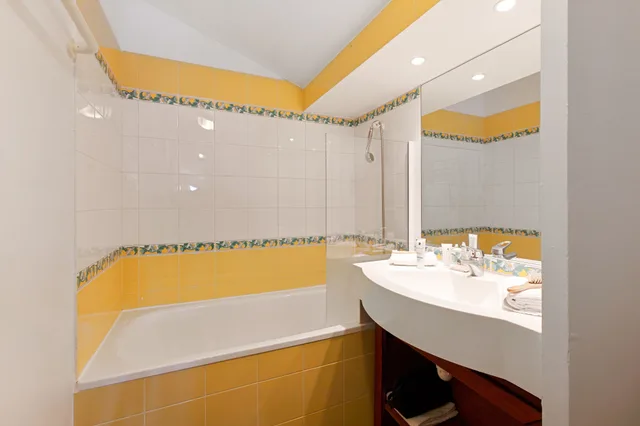 شقة بسرير بطابقين بإطلالة على الجبل بغرفة نوم واحدة مع أريكة، Residence Le Mont Soleil 4/4