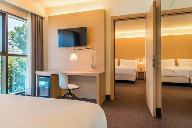2 Bedrooms, Family Suite, 2 Double Beds, Four Points by Sheraton Venice Mestre 3/4