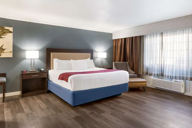 غرفة بسرير كينج لذوي الإعاقة، Best Western Mountain View Inn 1/3