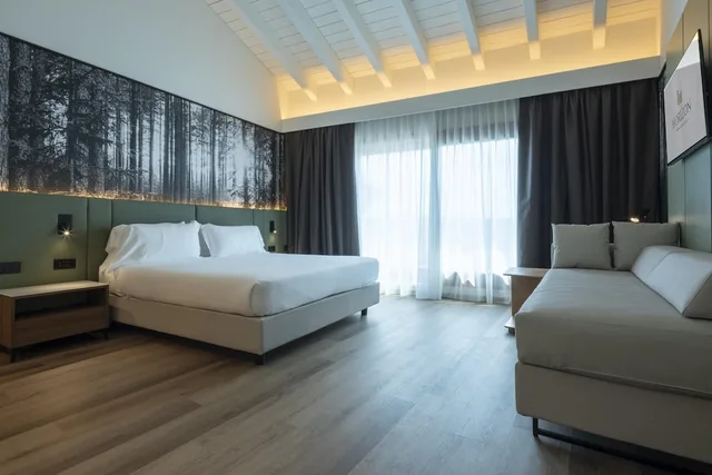 Superior, 1 Queen and 1 Single Bed, Pool Access، Hotel Horizon Wellness Spa Resort, BW Signature Collection 6/10