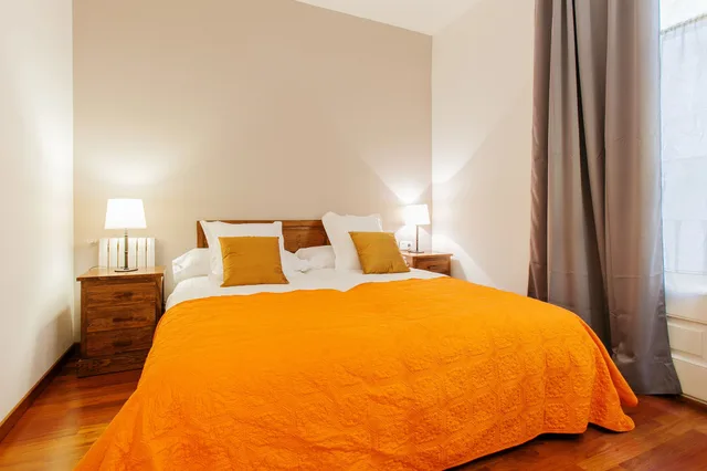 شقة ديلوكس بسرير مزدوج وسرير فردي بـ5 غرف نوم، Serennia Apartments Ramblas-Pl.Catalunya 4/10