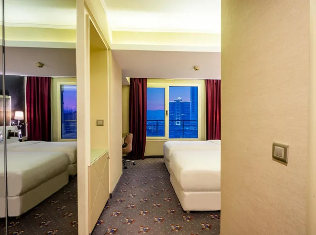 Room, Single, Doubletree By Hilton Hotel Izmir Alsancak 27/28