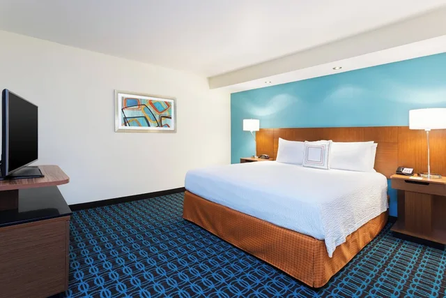 جناح بسرير كينج بغرفة نوم واحدة مع أريكة لذوي الإعاقة، Fairfield Inn and Suites Odessa 1/2