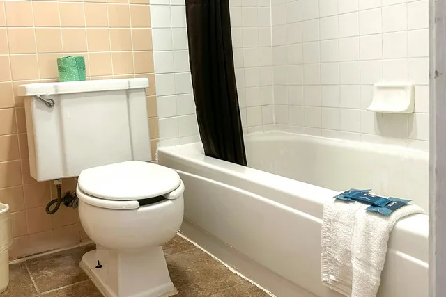 غرفة بسريرين مزدوجين، OYO Hickory House Inn 5/5