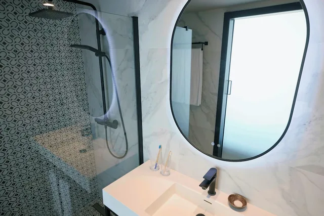 Chill, Twin Beds، Elegance Miramar Hotel 7/7