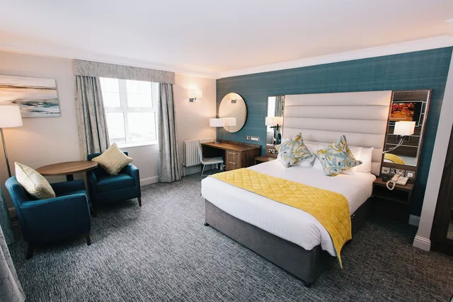 غرفة تنفيذية بسرير كوين، The Grand Malahide 1/7