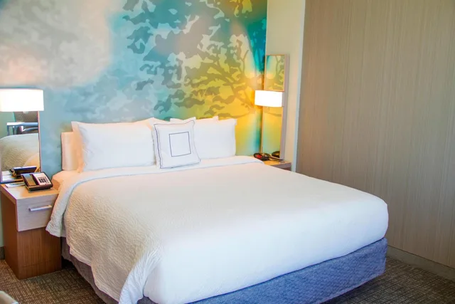 غرفة قياسية بسرير كينج لذوي الإعاقة، Courtyard Fort Walton Beach - West Destin 2/3