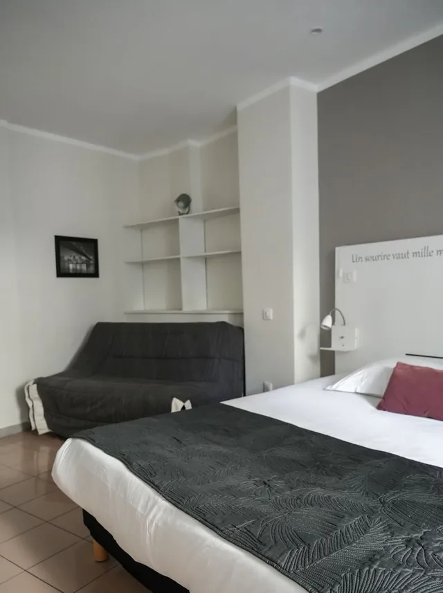 غرفة ثلاثية بسرير مزدوج وسرير فردي، CELENYA HOTEL 2/8