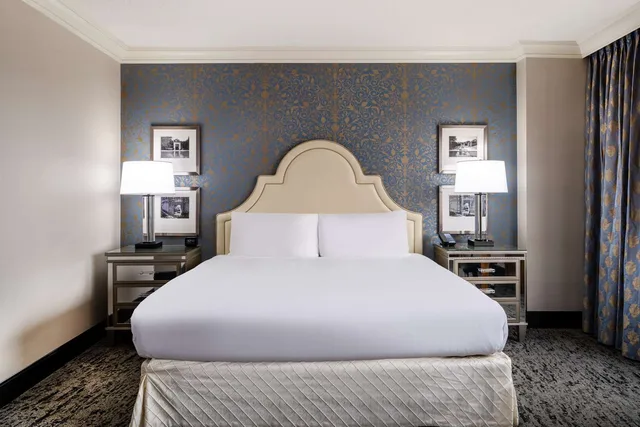 غرفة بسرير كينج بإطلالة على المدينة في طابق مرتفع، Hilton Dallas Lincoln Centre by the Galleria 1/3