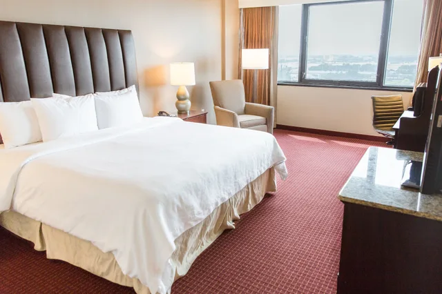 Standard, King Bed, Embassy Suites by Hilton West Palm Beach Central 5/8