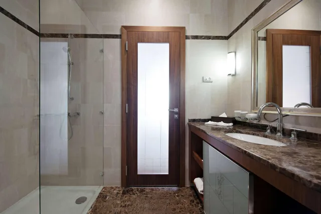 غرفة سوبيريور بإطلالة على البحر، Hotel Palace Portoroz 3/4