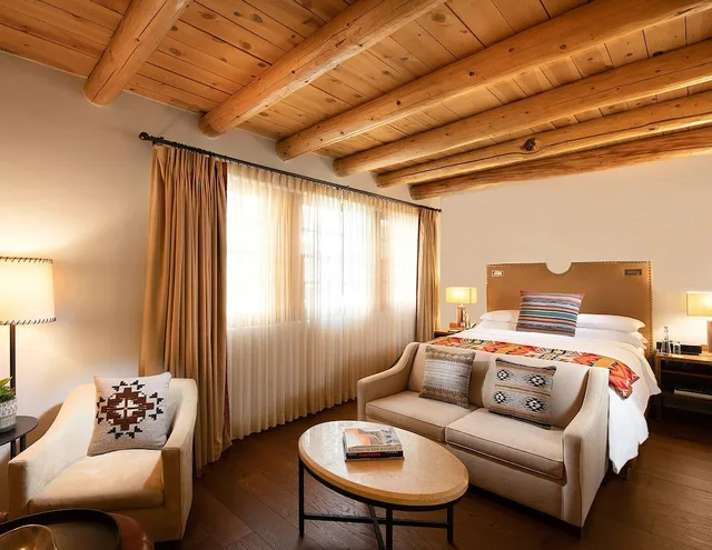 غرفة ديلوكس بسرير كينج، Rosewood Inn of the Anasazi 3/4