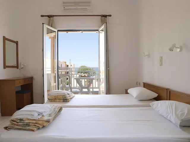 غرفة قياسية بسريرين منفصلين بإطلالة على البحر، Despina Studios 1/2