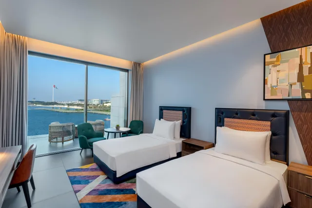 غرفة بسرير كينج بإطلالة على البحر، Hyatt Centric Jumeirah Dubai 2/2