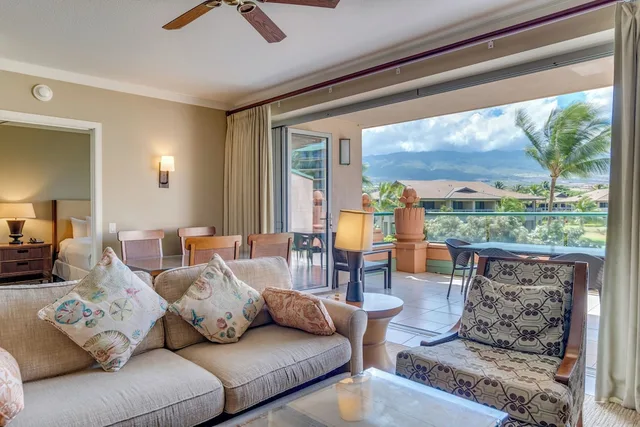 1 Bedroom, King Bed, Resort View, 2 Sofa, Den, OUTRIGGER Honua Kai Resort & Spa 5/9