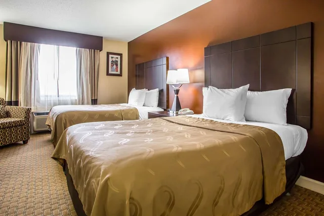 غرفة بسريرين مزدوجين، Quality Inn O'Hare Airport 1/2
