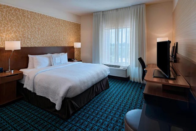 غرفة بسرير كينج، Fairfield Inn Suites Dublin 1/1