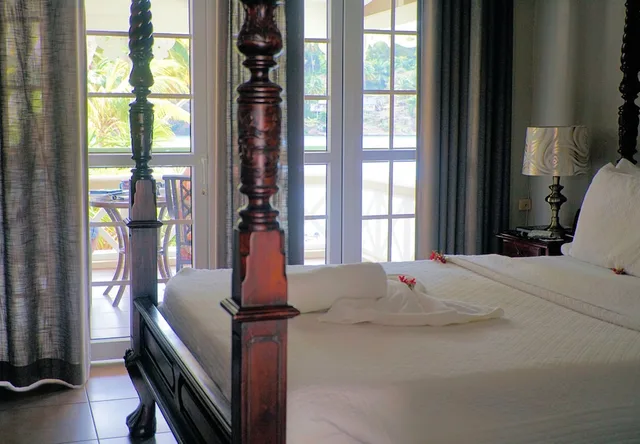 Deluxe, Studio, Queen Bed, Beach Front, Marigot Beach Club and Dive Resort 1/1
