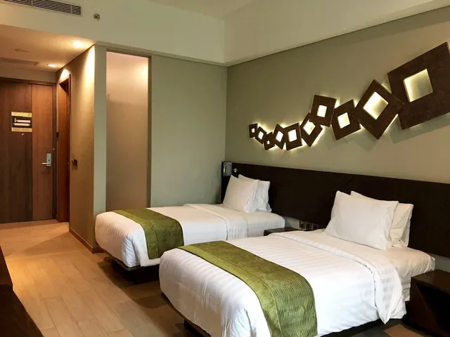 غرفة قياسية بسريرين منفصلين بإطلالة على المدينة، Holiday Inn Cikarang Jababeka 2/10