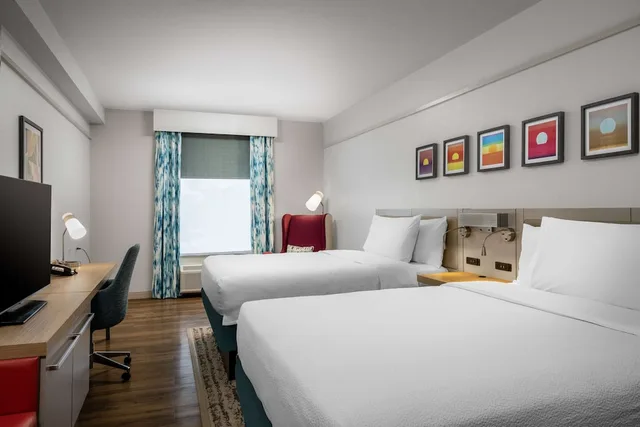 غرفة قياسية بسريرين كوين، Hilton Garden Inn West Palm Beach Airport 1/8