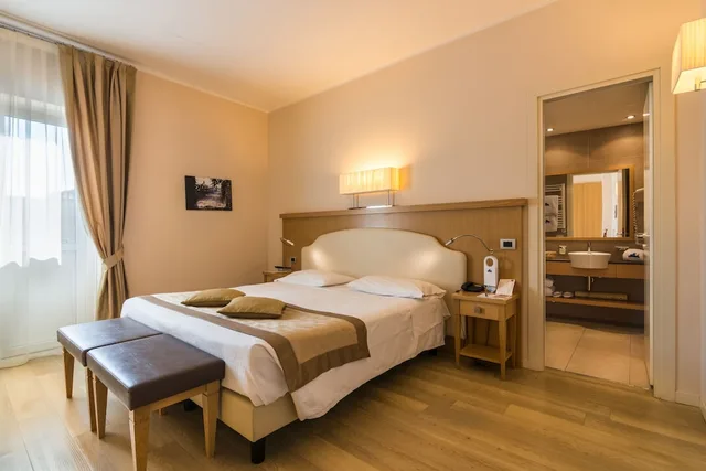 غرفة كلاسيكية بسريرين منفصلين، Hotel Sirmione E Promessi Sposi 2/4