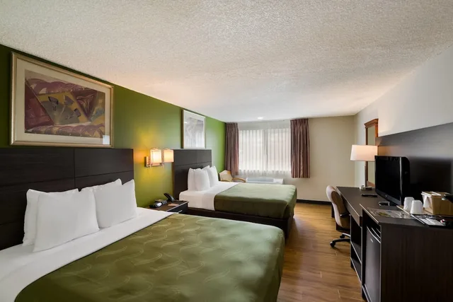 غرفة قياسية بسريرين كوين، Quality Inn SeaTac Airport Seattle 3/4