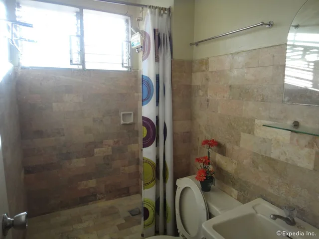 غرفة قياسية بسرير مزدوج، GE Homes Residential Inn 4/4