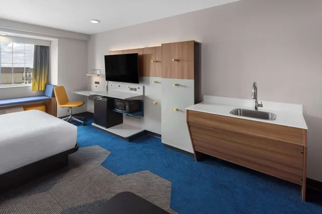 جناح بسرير كوين لذوي الإعاقة، Microtel Inn Suites by Wyndham Rapid City 3/5