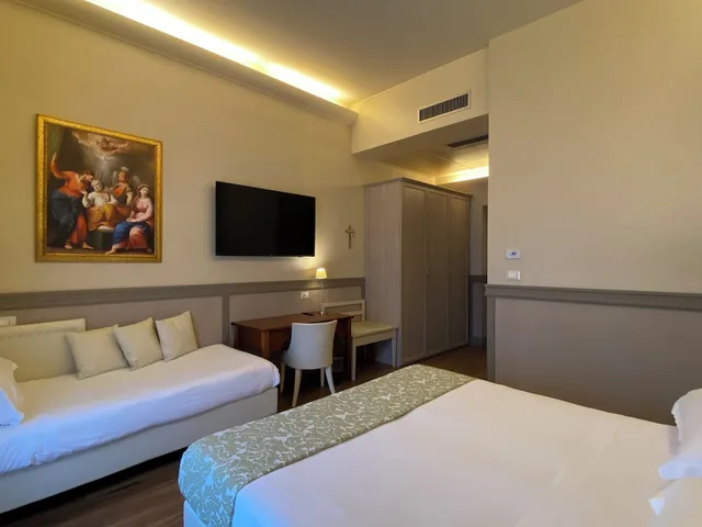 Deluxe, Twin Beds, Garden View, Basilica Hotel 9/10
